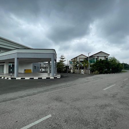 No 61 Nazirin Homestay Tmn Indah Raya 2 Manjung Лумут Экстерьер фото