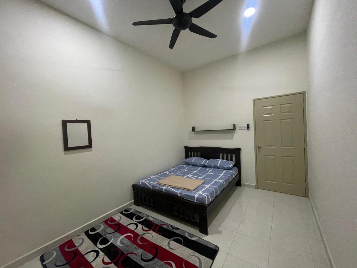 No 61 Nazirin Homestay Tmn Indah Raya 2 Manjung Лумут Экстерьер фото